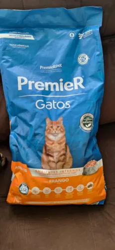 Ração para gatos Premier sabor frango para ambientes internos - 7,5 kg
