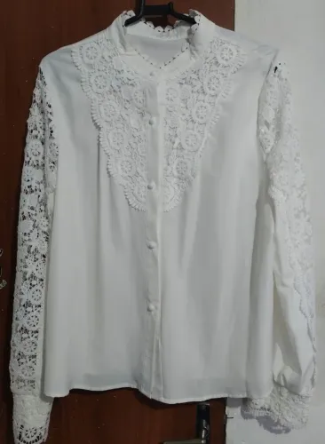 Camisa branca com renda, Tam. G, Novo