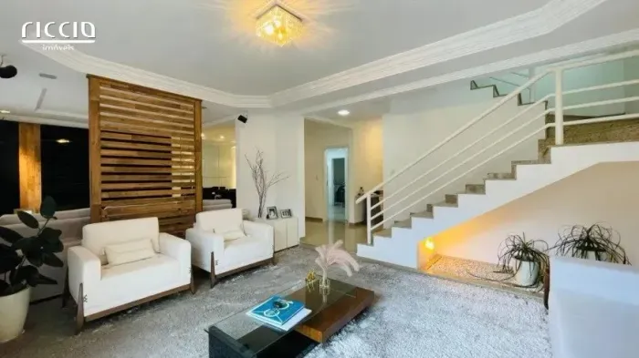 Casa à Venda no Condomínio Colinas, Jardim das Colinas, São José dos Campos - SP