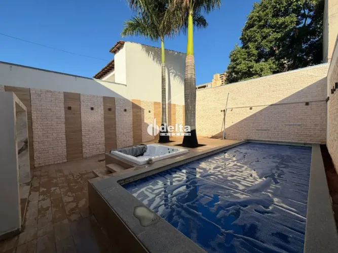 Casa com 3 quartos sendo 1 suíte disponível para locação e venda no bairro Osvaldo Rezende