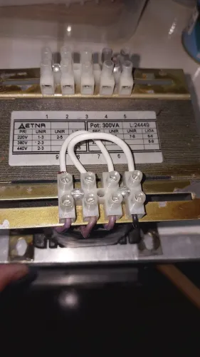 transformador de comando da marca Aetna, com potência de 300VA