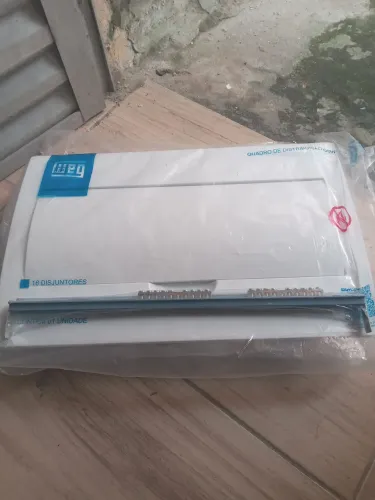 Vendo quadro de distribuição de disjuntores 100 reais