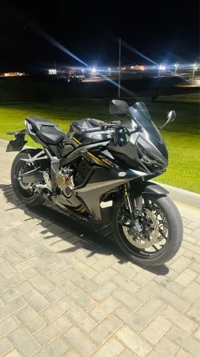 CBR - 650R ( único dono ) 12mil km rodado 