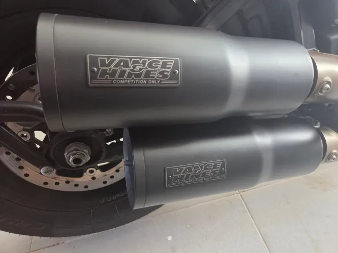 Ponteira Vance & Hines Hi-output Harley Fat Bob 2018-2024
