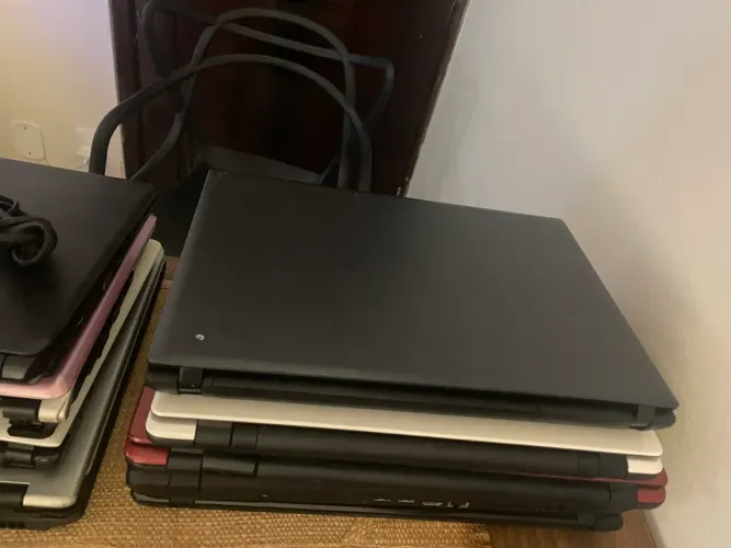 Vendo Lote de Notbook para retirada de peças 
