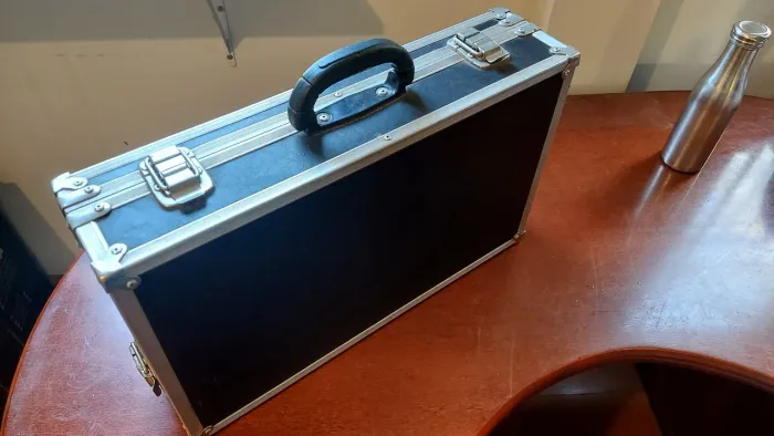Hard Case pedais, periféricos, iluminação, mesa pequena de som 40x30