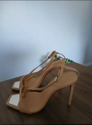 SANDÁLIA SCHUTZ BEGE COURO TAM 34