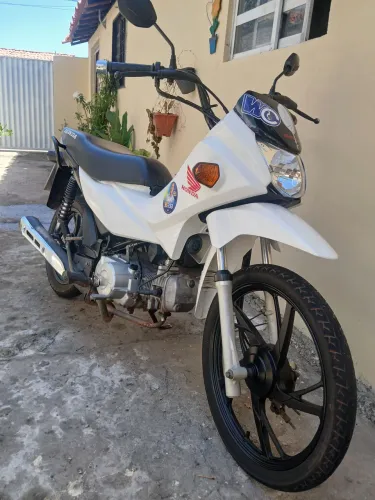 Moto bem conservada e único dono.