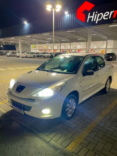 Peugeot 207 Sed. Passion XR Sport 1.4 Flex 8V 4P 2012