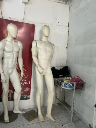 Manequins masculino em fibra 120,00 cada