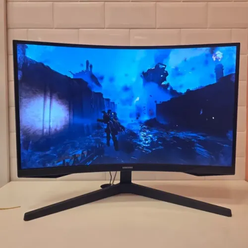 Monitor Samsung Odyssey QHD G5 27 Curvo 165hz
