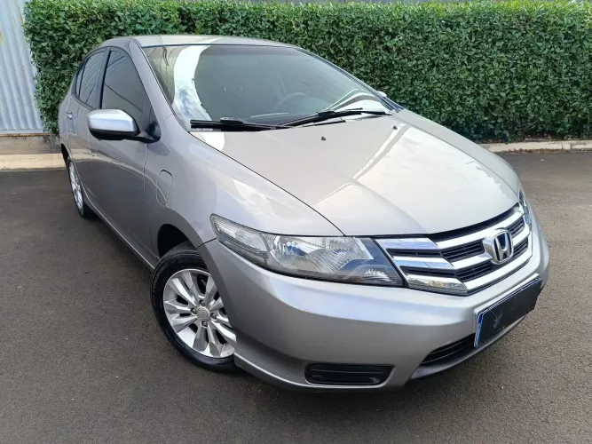 Honda City Sedan LX 1.5 Flex 16V 4P Aut. 2013
