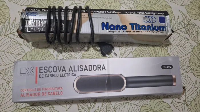 Escova alisadora, usada poucas vezes, em estado de nova