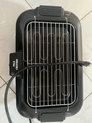 Vendo churrasqueira elétrica 110 V