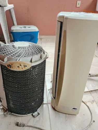 Ar condicionado split 9 mil BTUs Springer 