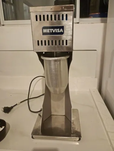 Batedor de milkshake Metvisa 220v