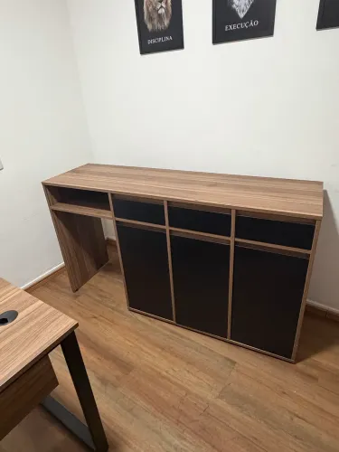 Vendo mesa e aparador