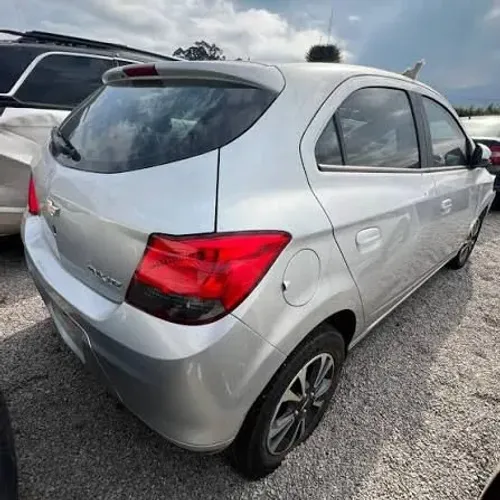 Sucata Chevrolet Onix somente retirada de peças