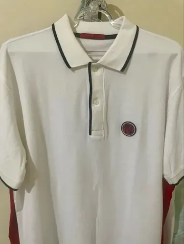 Camiseta Dolce e Gabanna e Polo Carolina Herreira