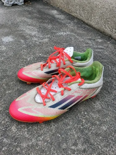 Chuteira f50