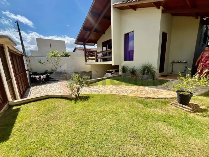 Sobrado com 3 dormitórios à venda, 272 m² por R$ 1.600.000,00 - Indaiá - Caraguatatuba/SP