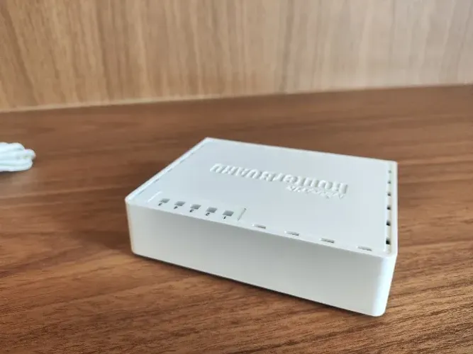 Roteador Mikrotik RouterBoard 750
