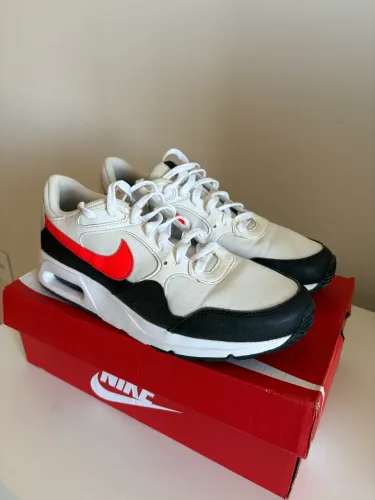 NIKE AIR MAX SC WHITE UNIVERSITY RED - Edição de colaboração