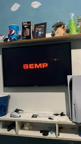 (NÃO É SMART) TV 32, VENDO URGENTE. 350$ vindo buscar em Petrópolis