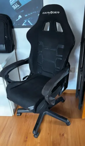 Cadeira gamer DXRacer usada 