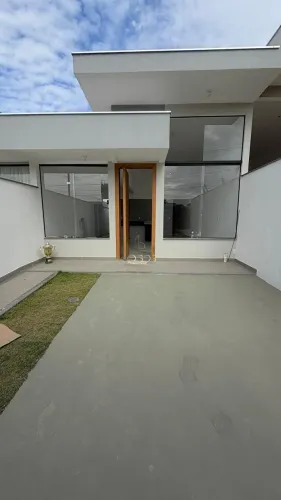 Casa 3 dormitórios à venda Novo Centro Santa Luzia/MG