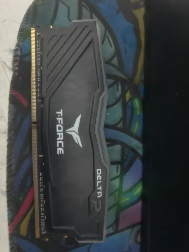 Memória DDR4 RGB 2400