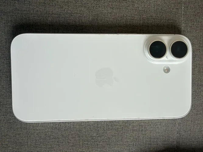 Iphone 16 bateria 92%