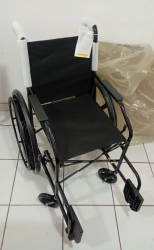 Cadeira de Rodas - Nova. Uso em vias, casa, apartamento. De Fácil transporte no carro