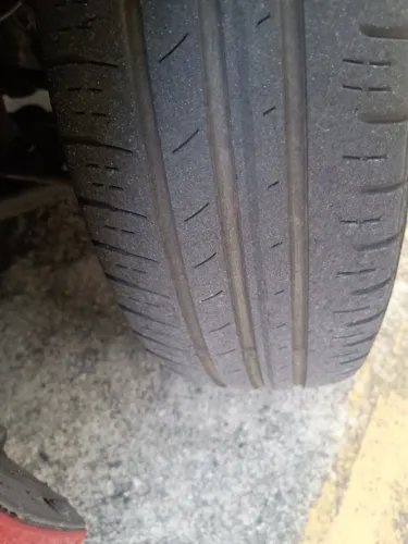 Par pneus DUNLOP ENASAVE 175/65/14 + bicos (válvulas) meia vida