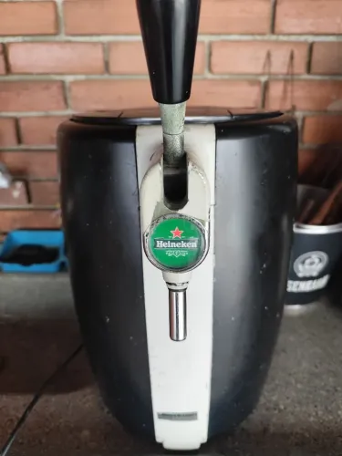 Chopeira elétrica beertender Heineken barril 5L