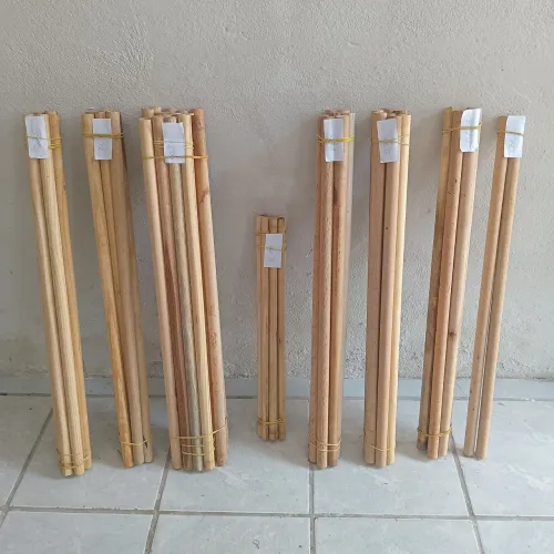 Varetas de madeira.