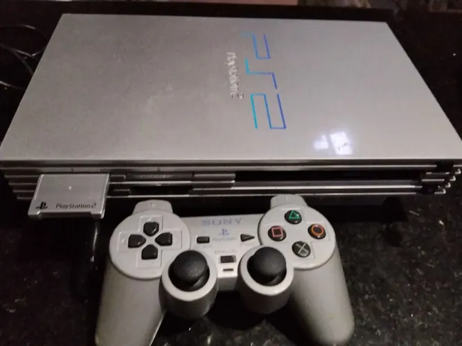 PS2 FAT Silver (Prata) bloqueado muito conservado 220volts
