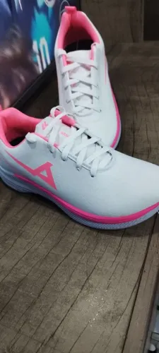 Tênis feminino Armiz número 38