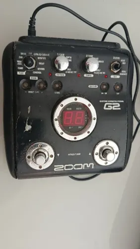 Pedaleira Zoom G2