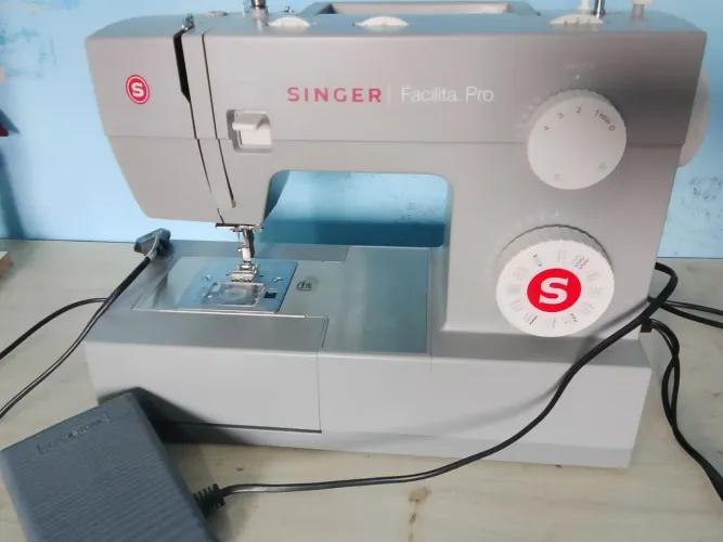 Singer facilita pro 4432 máquina de costura
