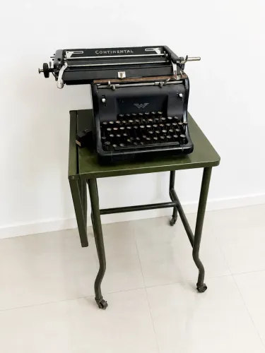     Máquina de Escrever Continental Vintage