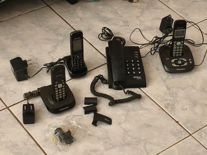 Lote de telefones antigos