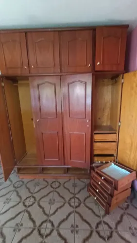 Guarda roupa usado