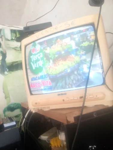 Vendo tv de tubo com conversor digital pegando tudo perfeitamente