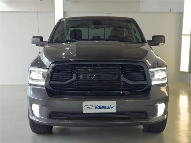 Ram Classic Laramie 5.7 V8 16V Gasolina 4X4 Aut. 2023