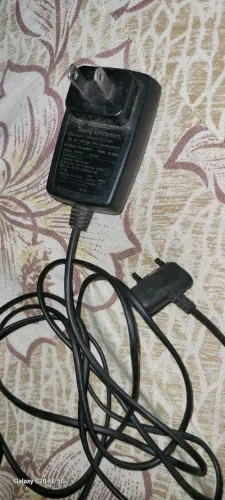 Carregador de celular Sony Ericsson 