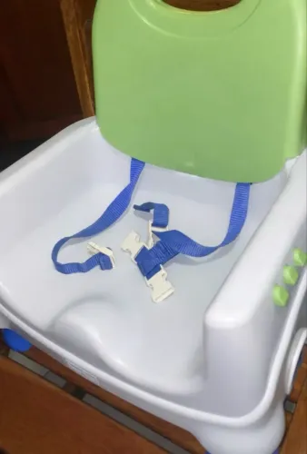 Cadeira de alimentação para mesa