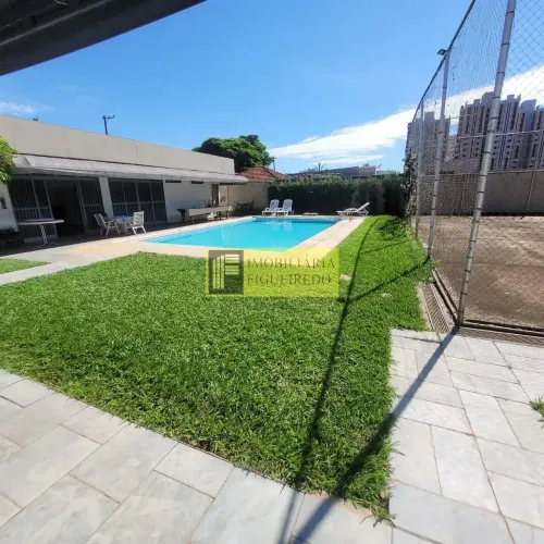 Casa para locação comercial ou residencial na Redentora com 3 suítes, piscina, 4 vagas de 
