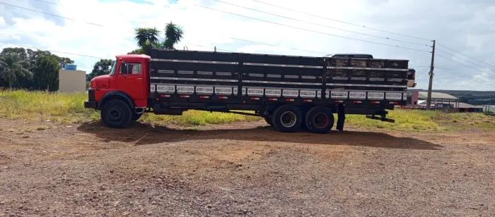 Caminhão Mercedes