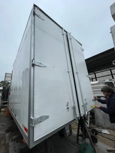 Baú pra iveco